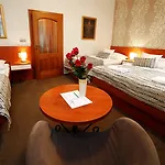 Hotell Roudna 3*