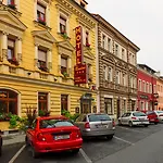 Roudna 3*
