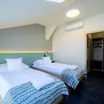 Hotell Roudna 3*