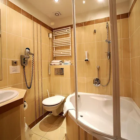 Roudna Hotell