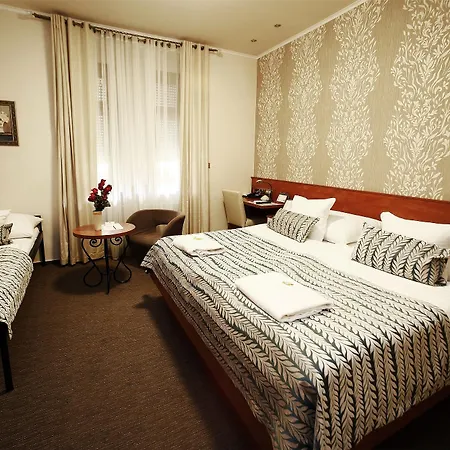 Hotell Roudna 3*