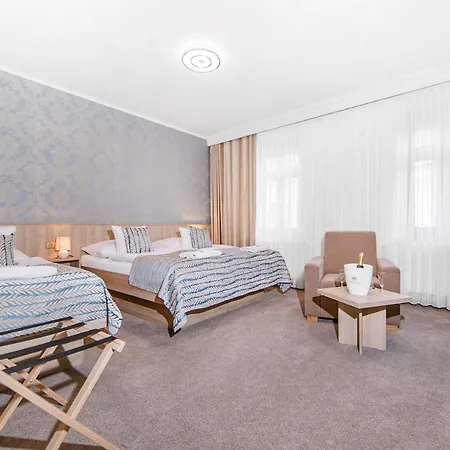 Hotell Roudna 3*