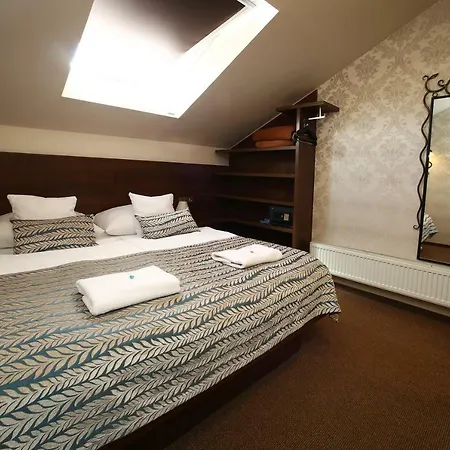 Roudna Hotell